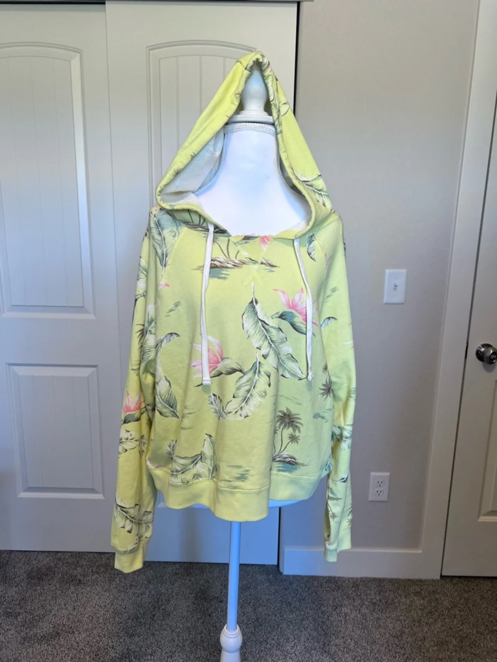 Billabong Yellow Floral Leaf Feather Hawaiian Cropped Hoodie Sweatshirt Medium